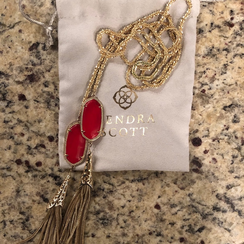 Kendra Scott necklace